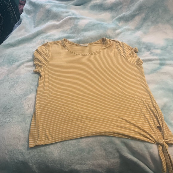 T shirt yellow and white striped - Picture 2 of 2